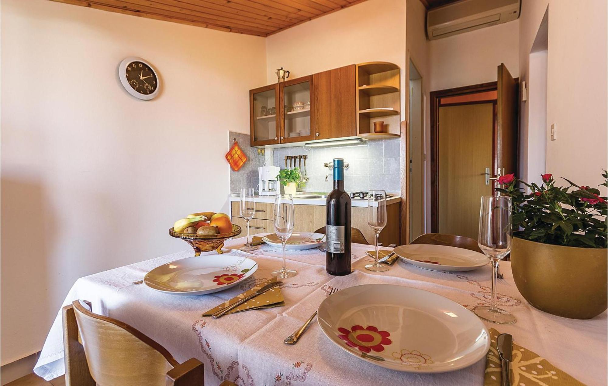 Beautiful Apartment In Pula With Kitchen Экстерьер фото